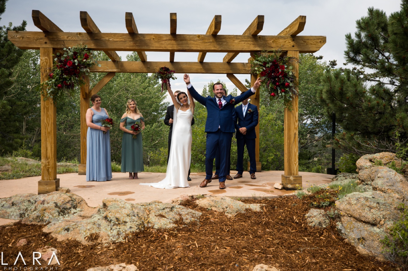 Rustic outdoor wedding ceremony at Taharaa Mountain Lodge, Rustic Wedding in July, Outdoor Summer Wedding in Colorado 