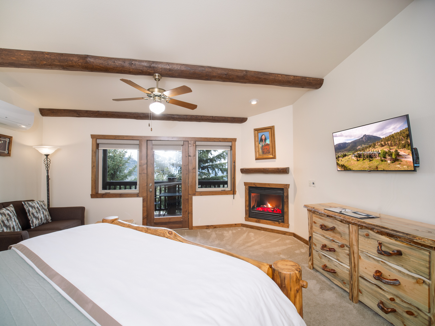 Buckskin Charlie J jacuzzi Suite at the Taharaa Mountain Lodge in Estes Park Colorado 