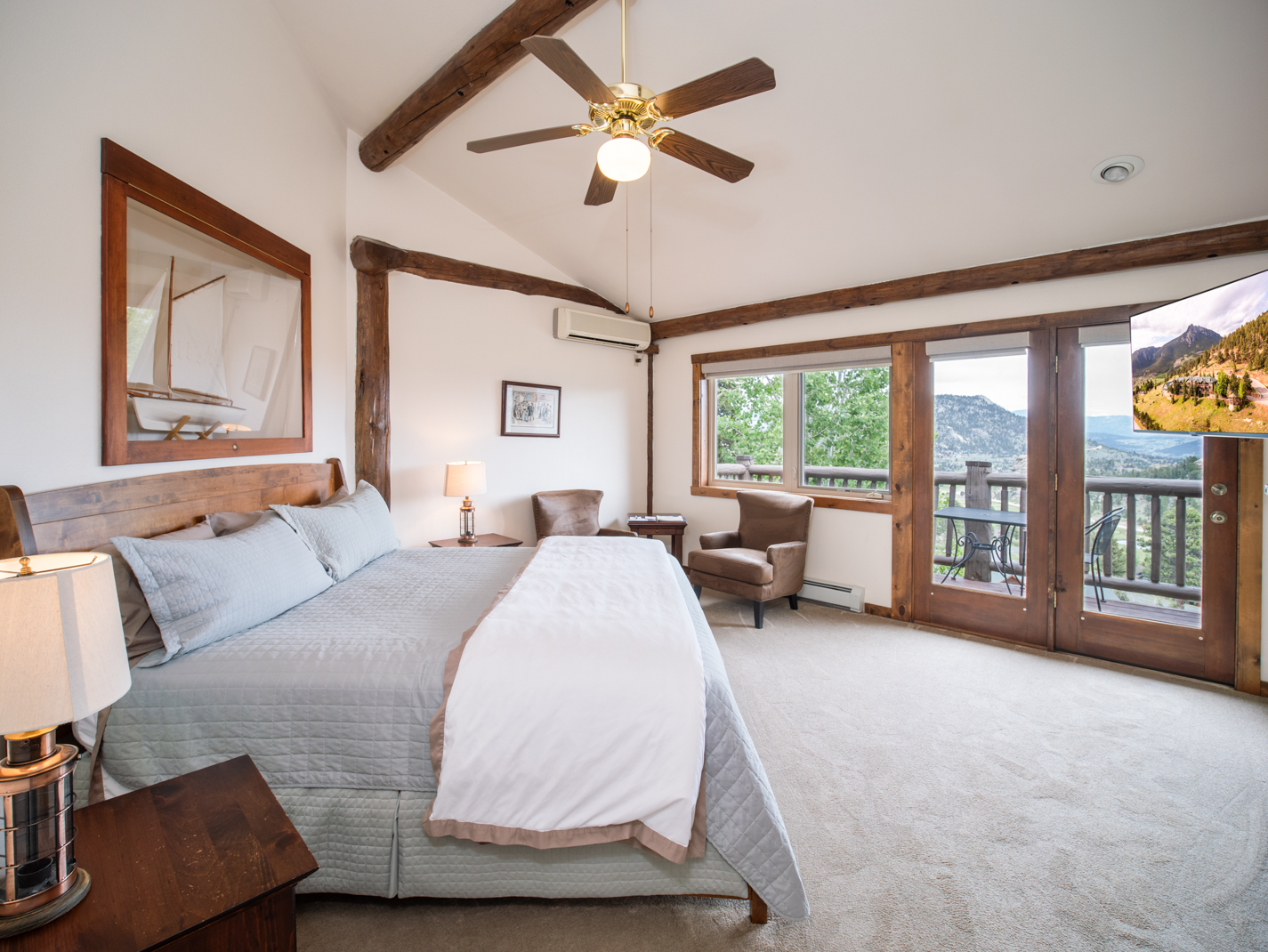 Dunraven Jacuzzi Suite at the Taharaa Mountain Lodge in Estes Park Colorado 