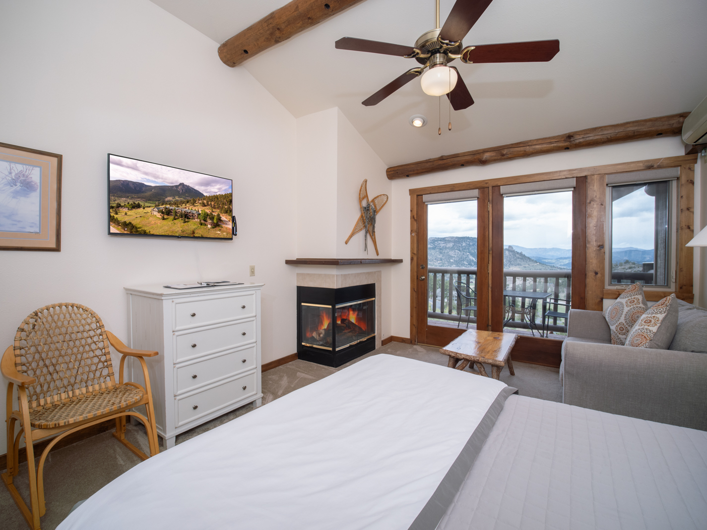 Snowshoe Queen Suite at the Taharaa Mountain Lodge in Estes Park Colorado 