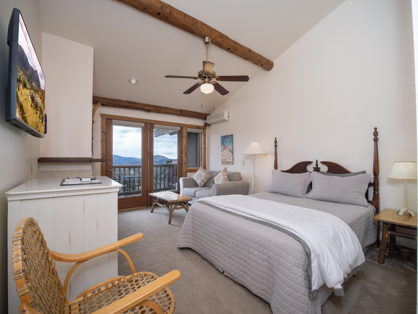 Snowshoe Queen Suite at the Taharaa Mountain Lodge in Estes Park Colorado 