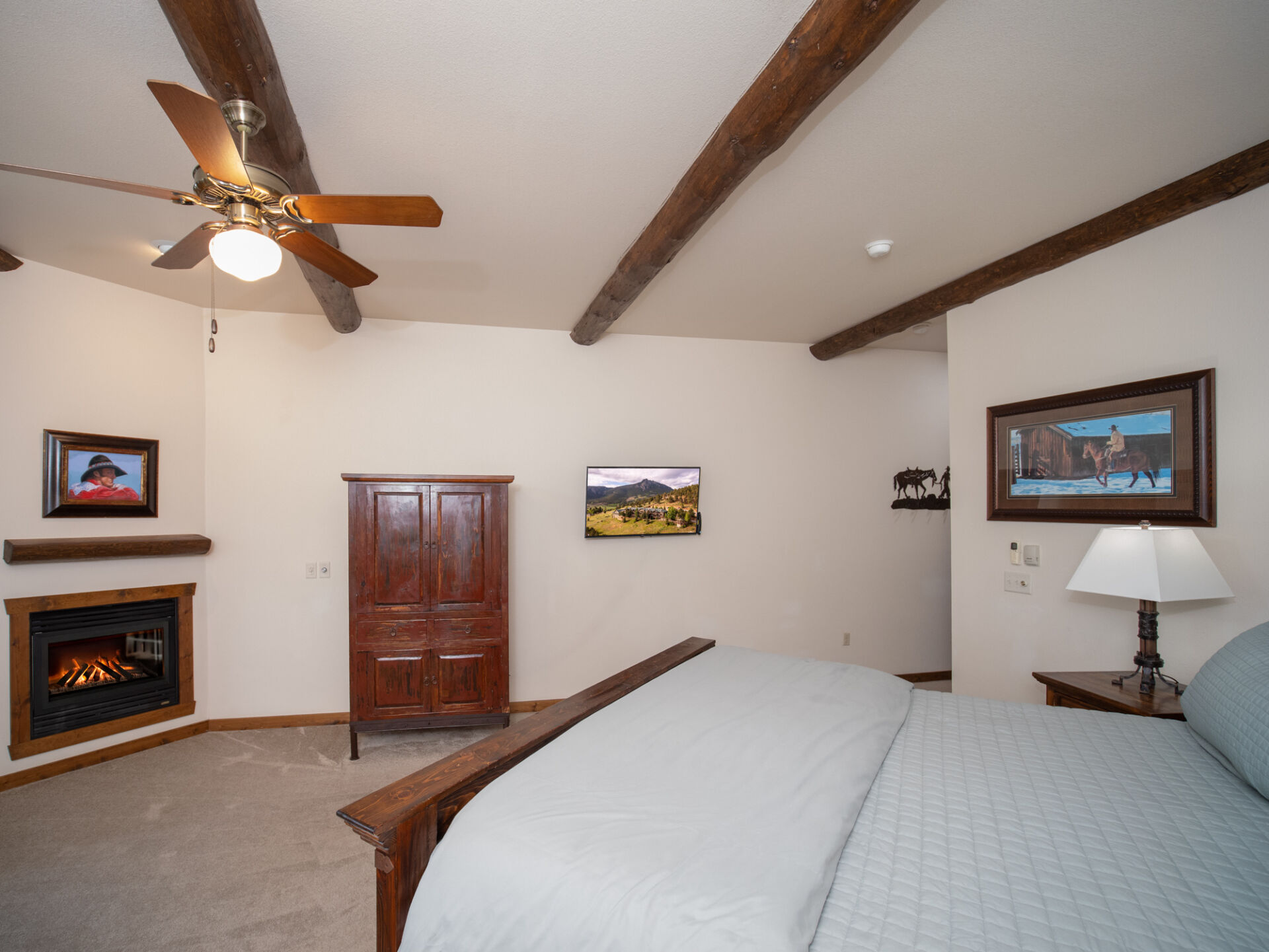 Stetson Jacuzzi Suite at the Taharaa Mountain Lodge in Estes Park Colorado 